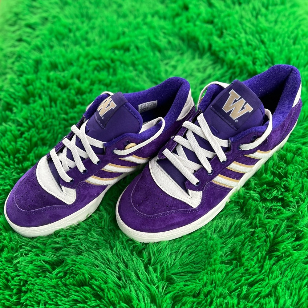 Adidas-University of Washington Rivalry Low